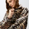 106264A333ZC800101_4 Pinko Dotty Blouson Giubbino Con Zip E Stampa Tigrata